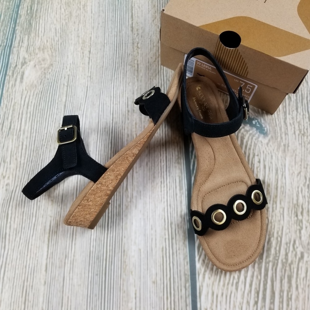 New KOOLABURRA by UGG suede wedge sandal